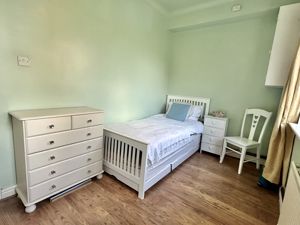 Bedroom- click for photo gallery